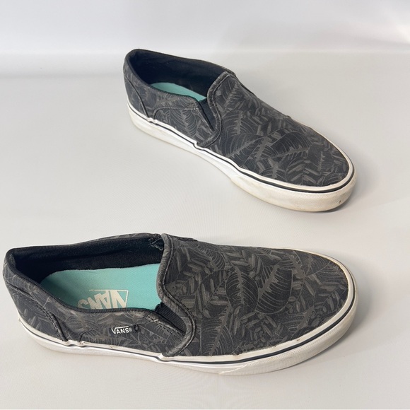 Vans Shoes - Vans Women’s 7.5 Gray Tropical Leaf Patterned Slip-On Shoes